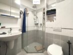 Familienglück in Fischbach: Hochwertige DHH mit Garage und Stellplatz - Badezimmer